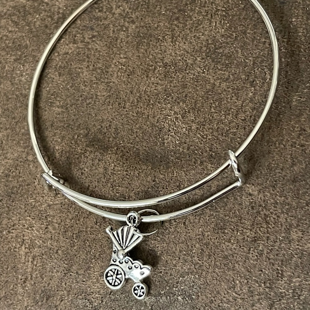 Baby carriage bracelet